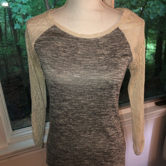 No Boundaries Sz. M Long sleeve top lace & grey - Picture 3 of 11
